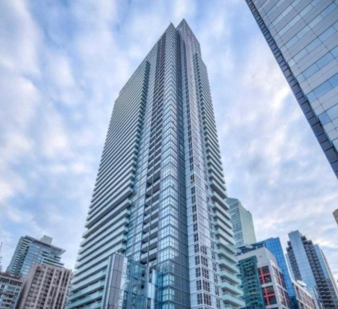 טורונטו Luxury Condo With Cn Tower View מראה חיצוני תמונה