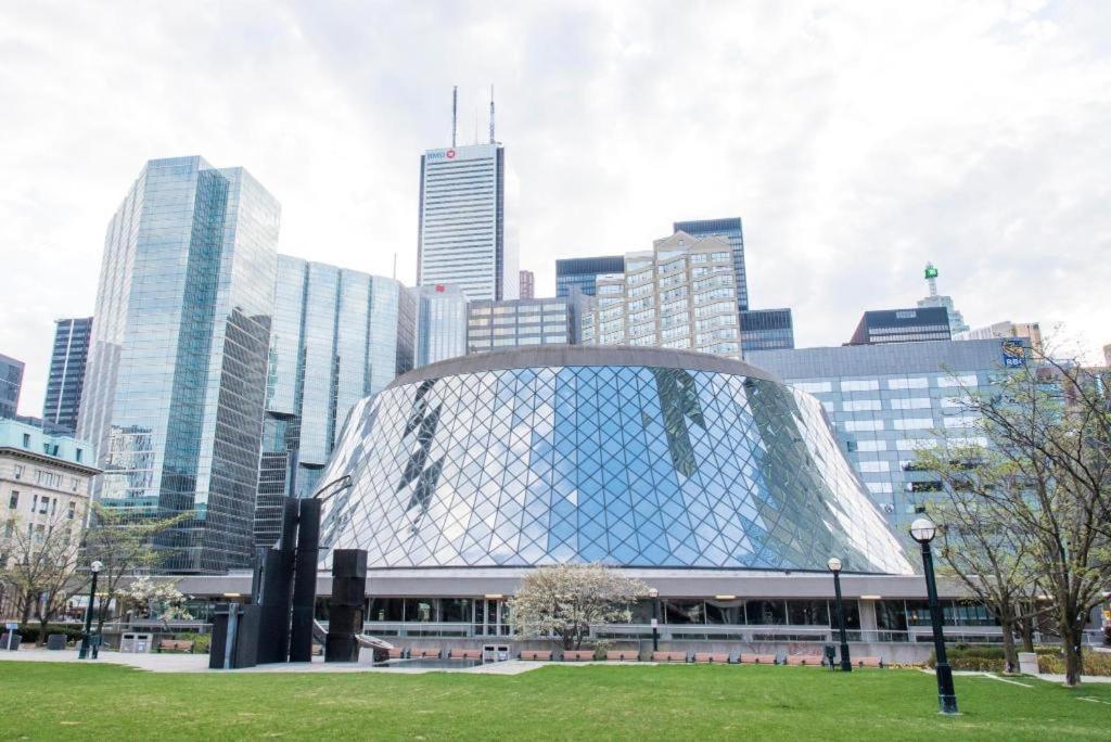 טורונטו Luxury Condo With Cn Tower View מראה חיצוני תמונה